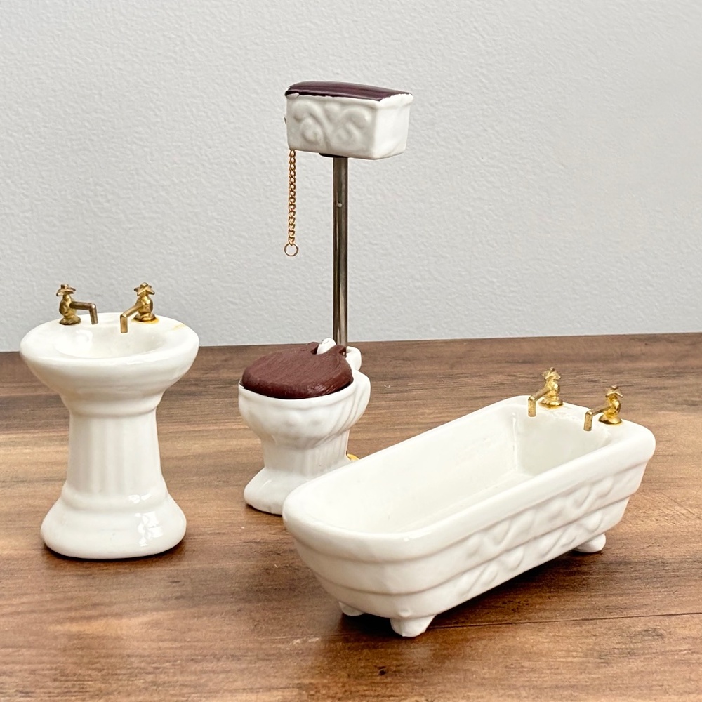 * VINTAGE Miniature Dollhouse Furniture Porcelain Sink Bathtub Toilet White Set